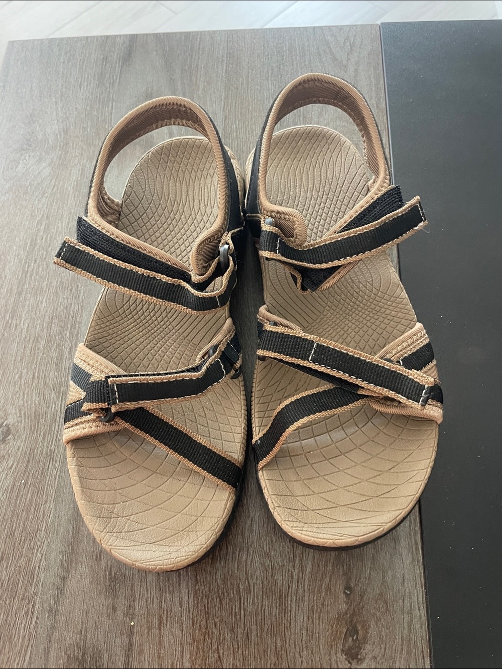 WHITIN Black and Tan Adjustable Strap Sport Sandals